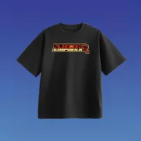 Camiseta de Merchandising en color negro de la Serie Web Departamento Cosas